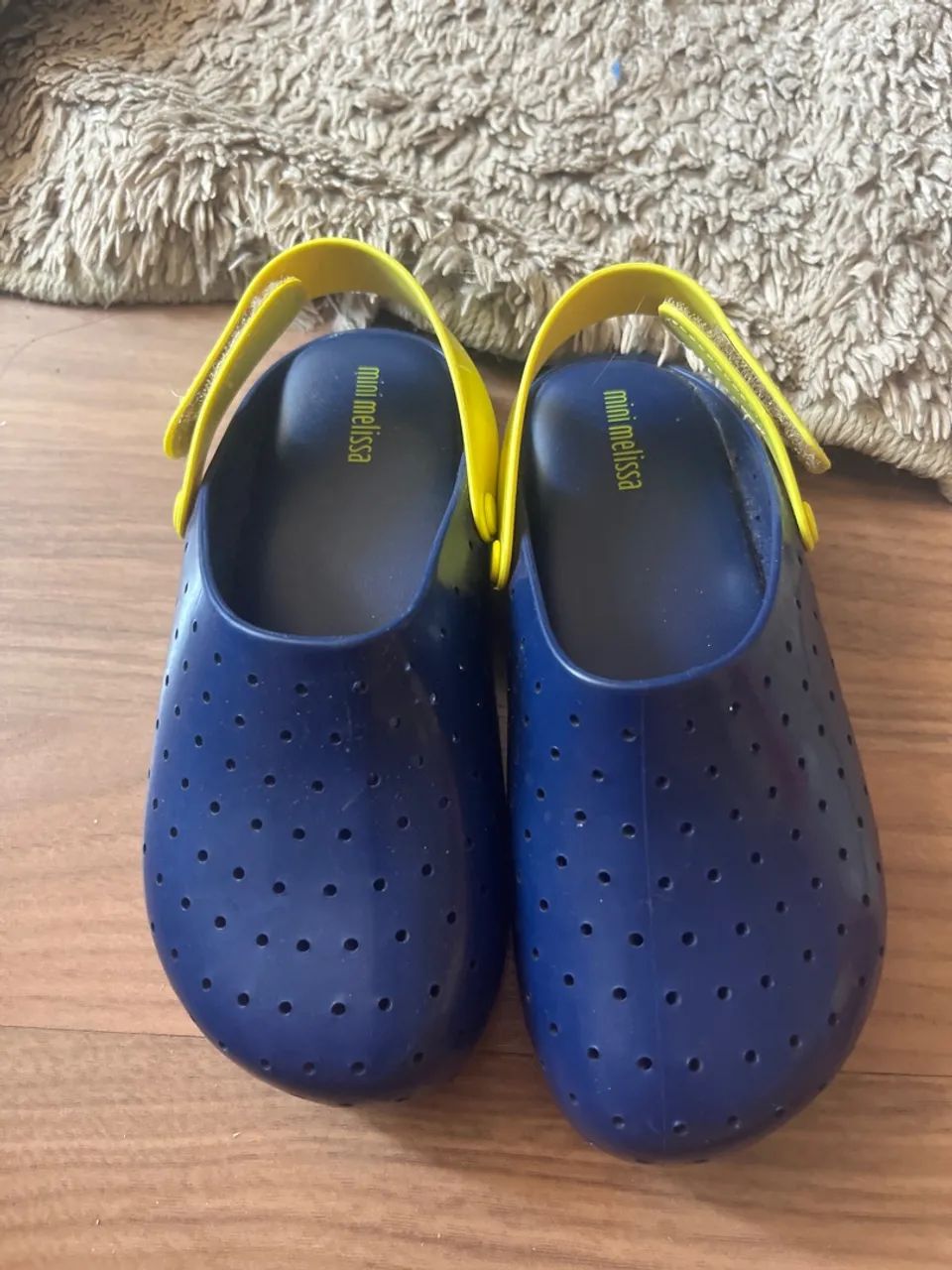 Mini Melissa Azul com Detalhe Amarelo