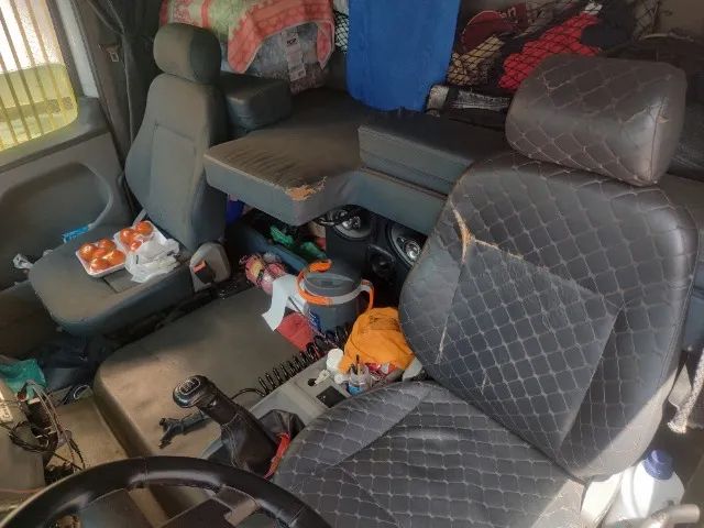 Vw 24250/11 cabine leito bitruck carroceria de madeira  - Foto 12