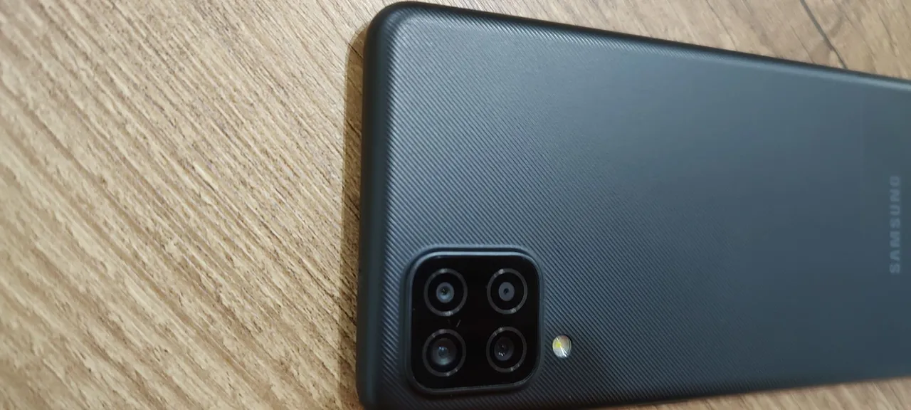 Samsung Galaxy A12 em excelente estado tudo funcionando