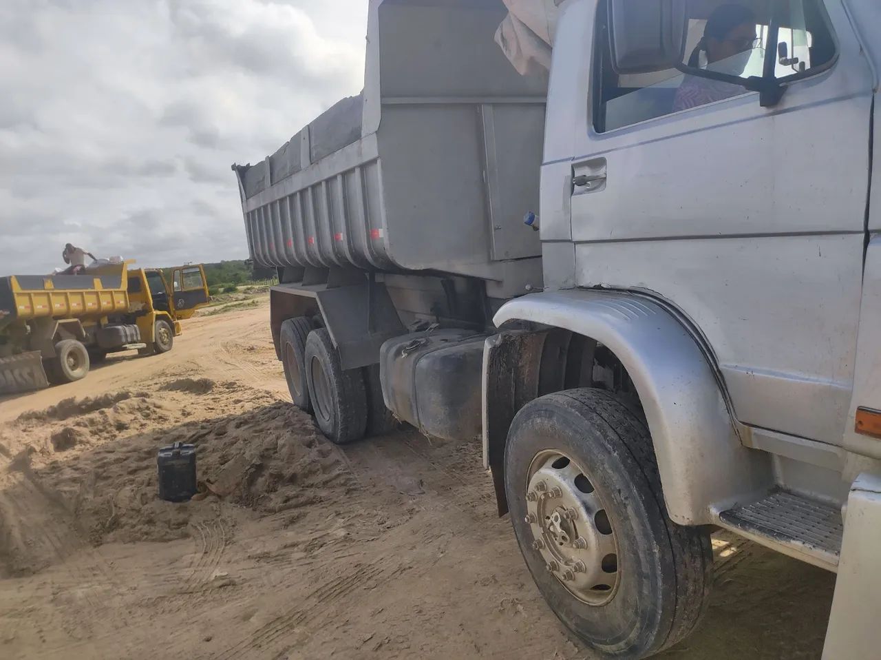 Caçamba Volks 23210 truck ano 2002 - Foto 7