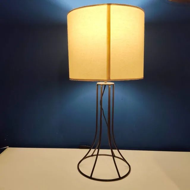 Abajur Moderno em Ferro e Tecido - 63,5 cm - Tok & Stok