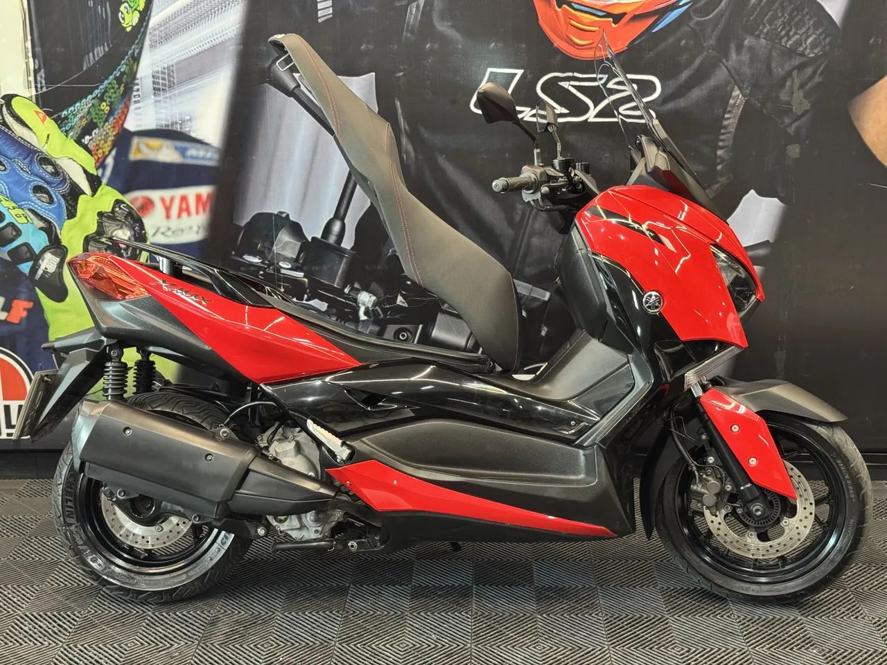 Yamaha XMAX 250 ABS 2023/23 Vermelha C/ 20800Kms 