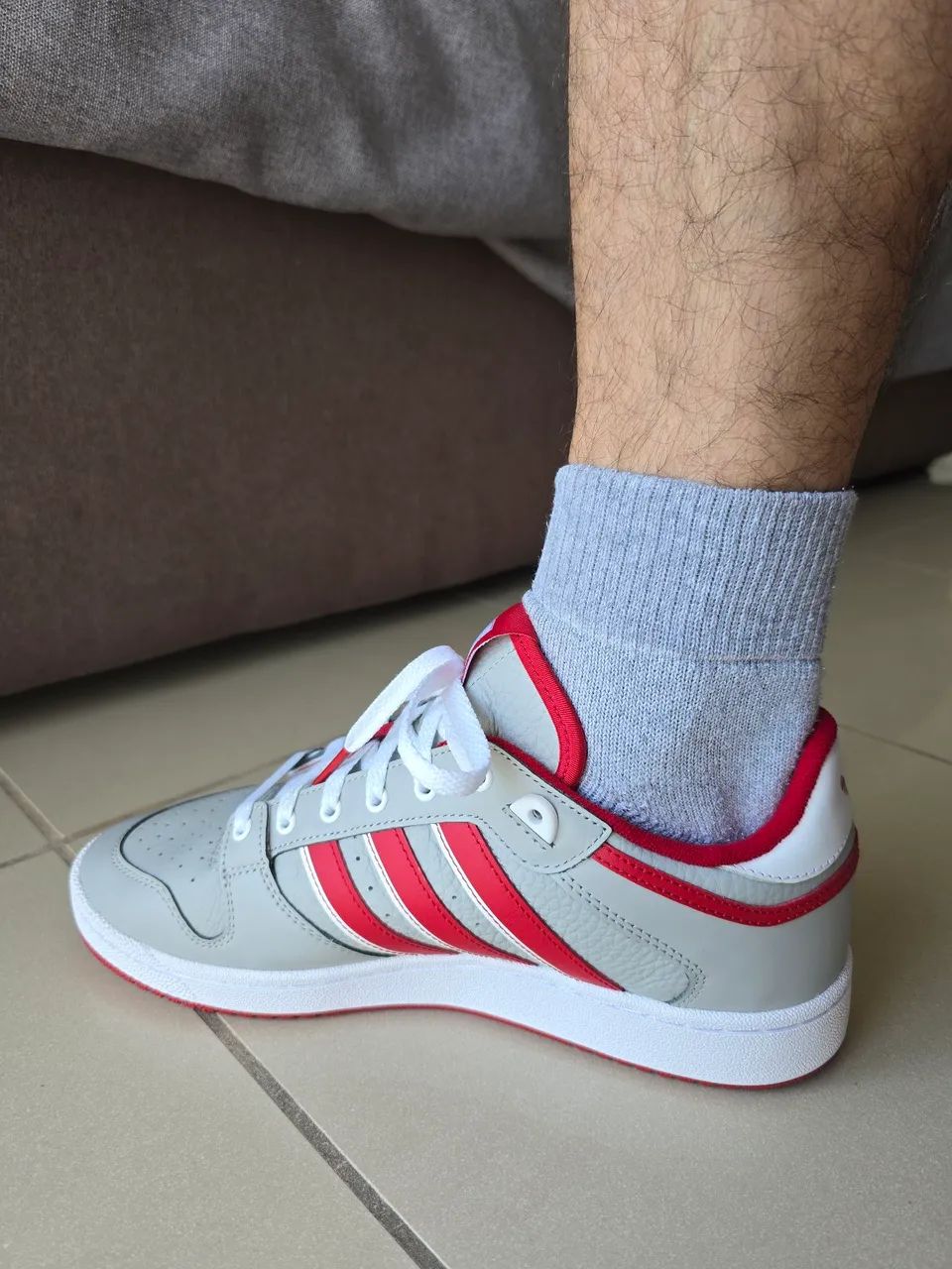 Tênis Adidas Centennial 85 - Edição Rara NCAA Nebraska Tamanho 9 1/2 (41) - Foto 6