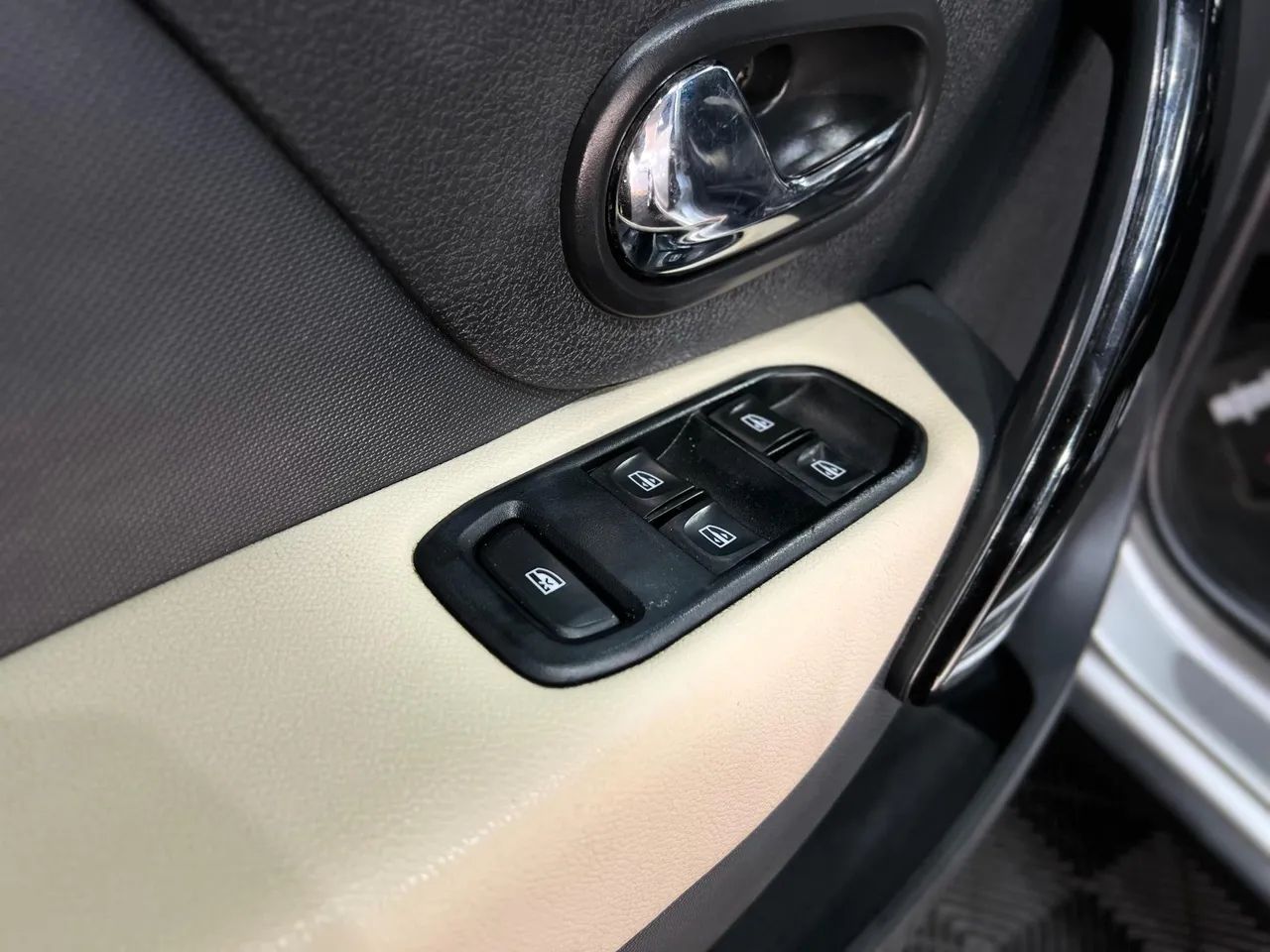 SANDERO STEPWAY 2020 ICONIC - Foto 4