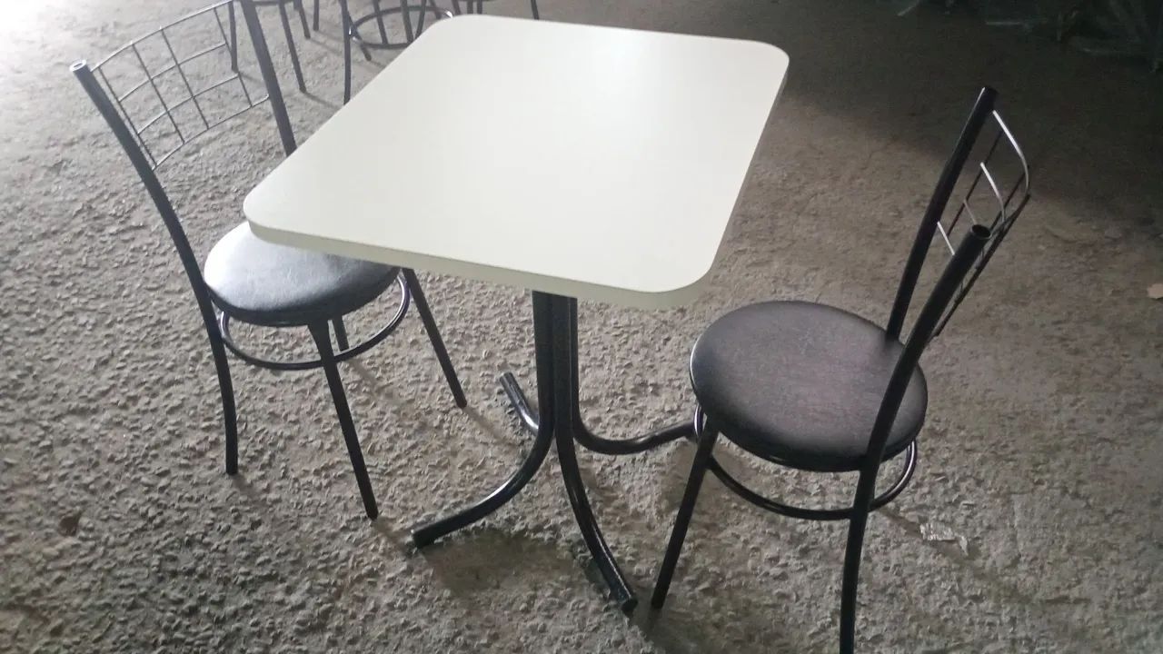 Mesas e cadeiras confecção própria temos  - Foto 2