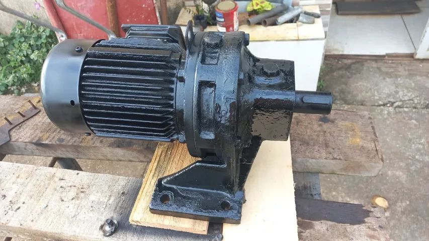 Motor trifásico com redutor - Foto 3