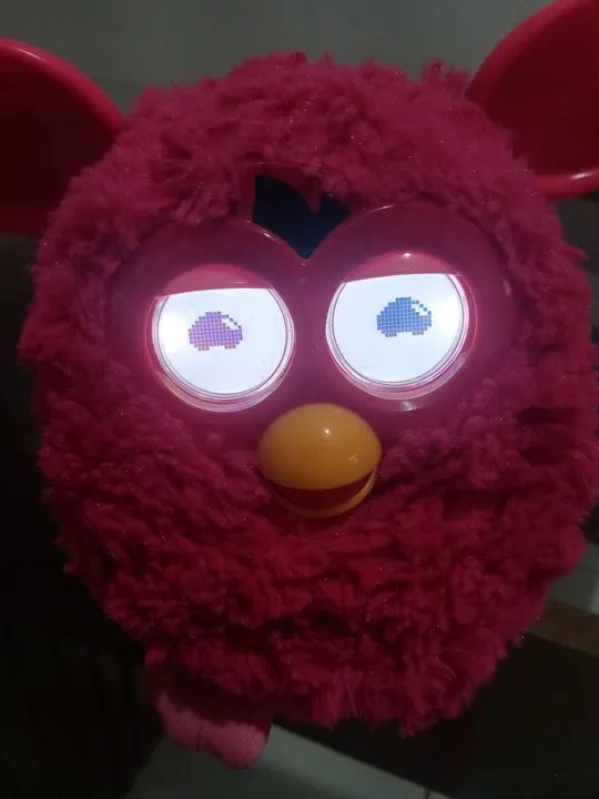 Furby Eletrônico rosa