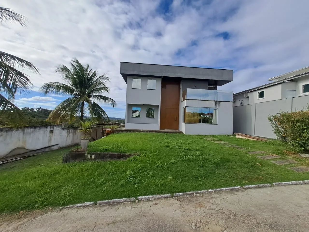 Casa Duplex em condomínio oportunidade 
