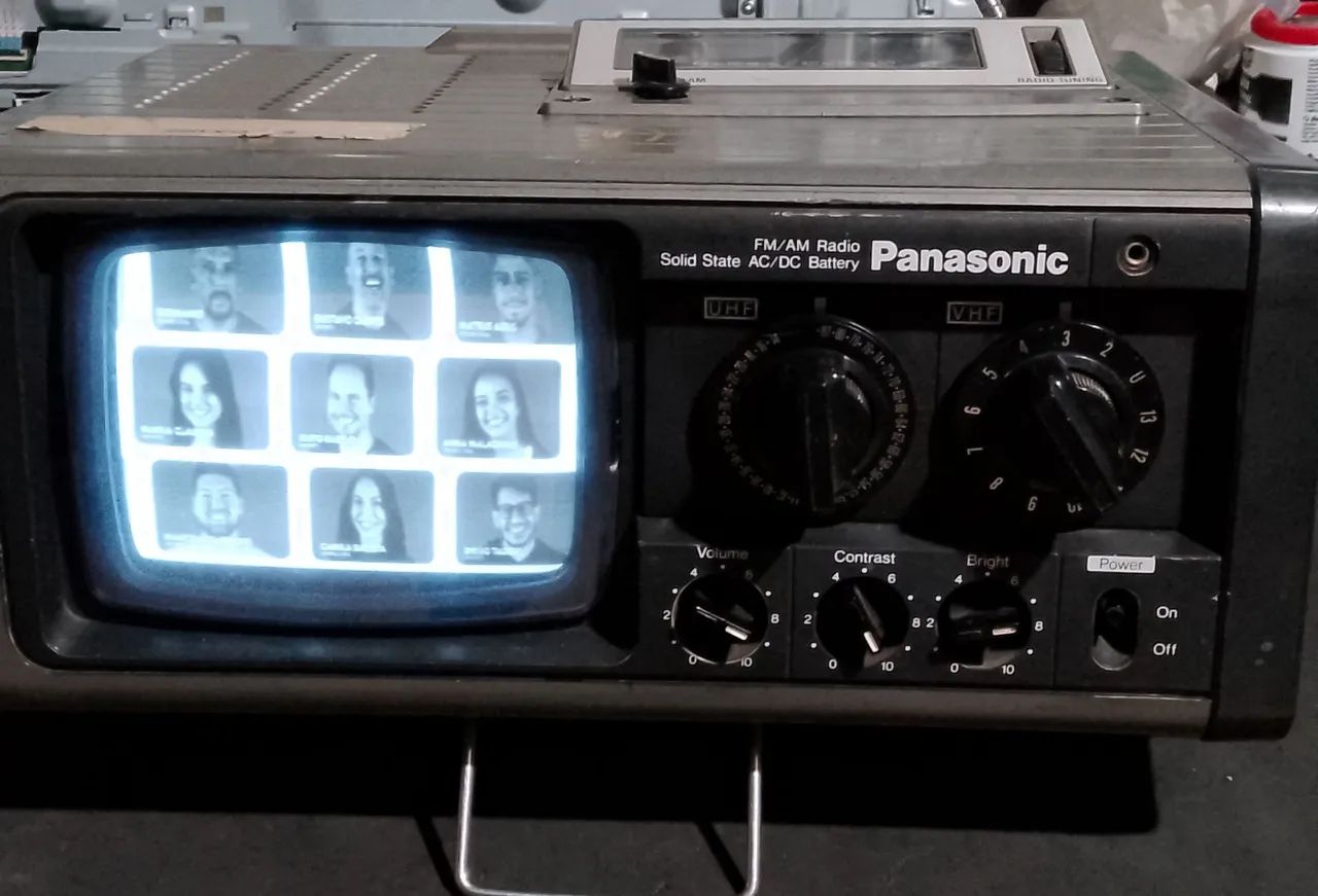 TV portátil Panasonic retrô - Foto 2
