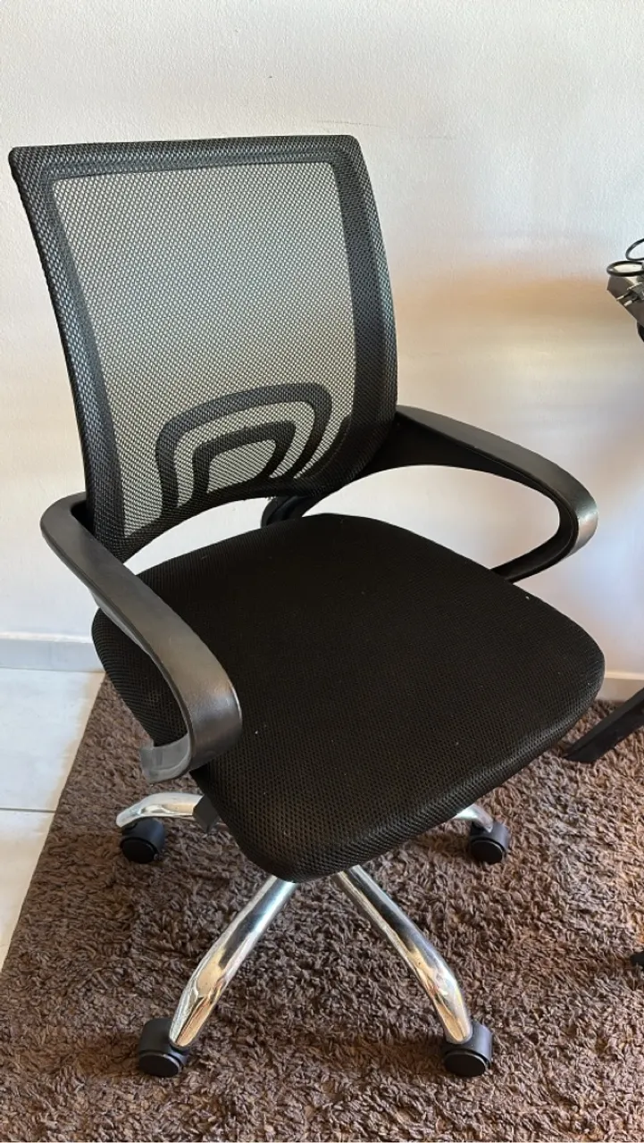 Cadeira de escritório ergonômica com tela respirável