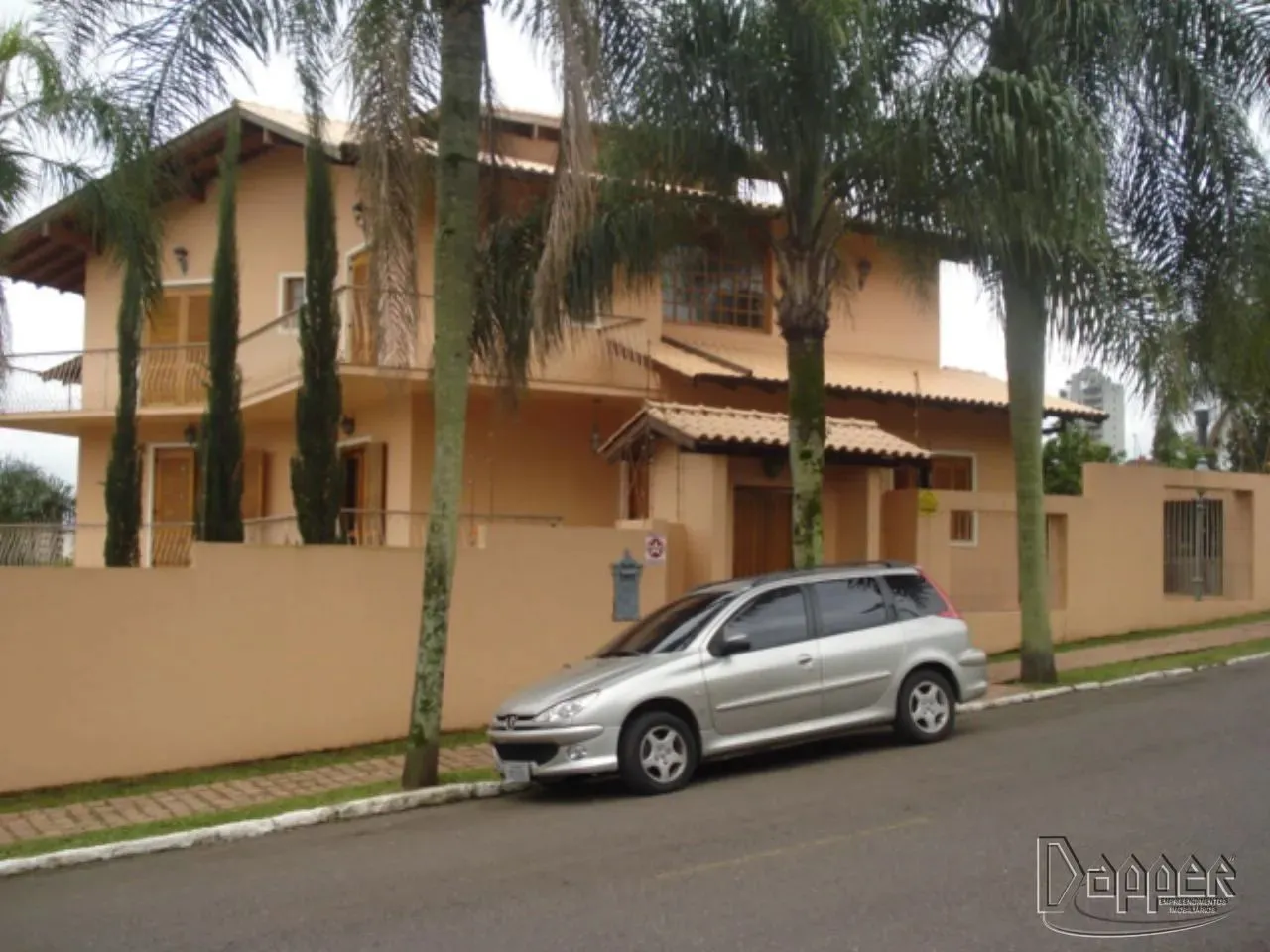 Casa residencial à venda no bairro Boa Vista com 5 dormitórios/quartos e 469 m².