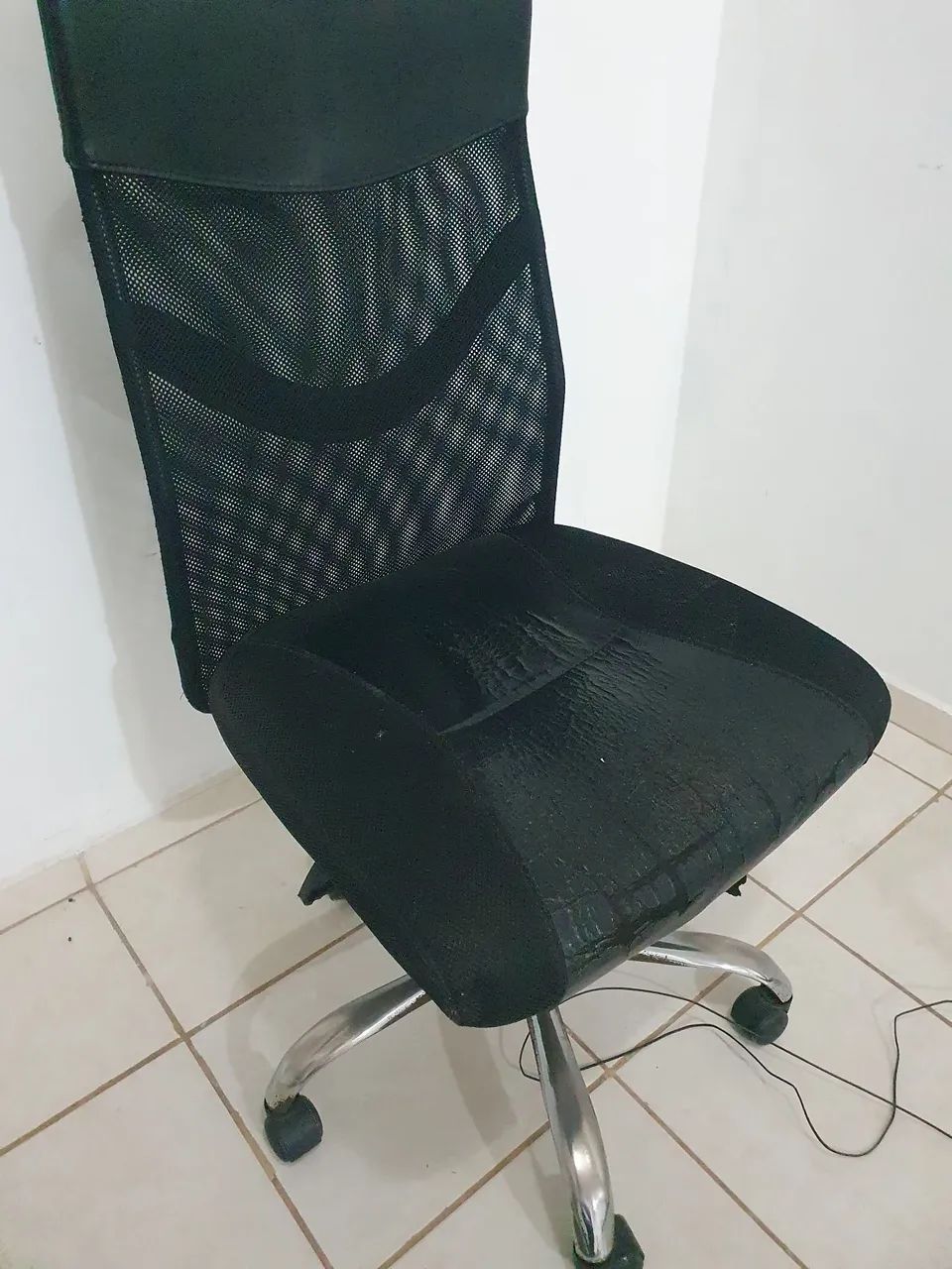 Cadeira escritório pra ir rápido  - Foto 2