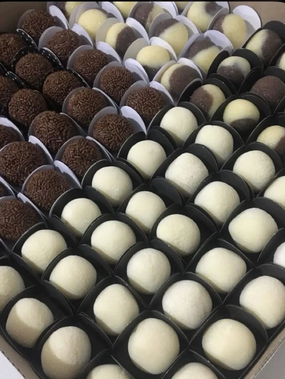 Doces tradicionais e personalizados64167762694659120