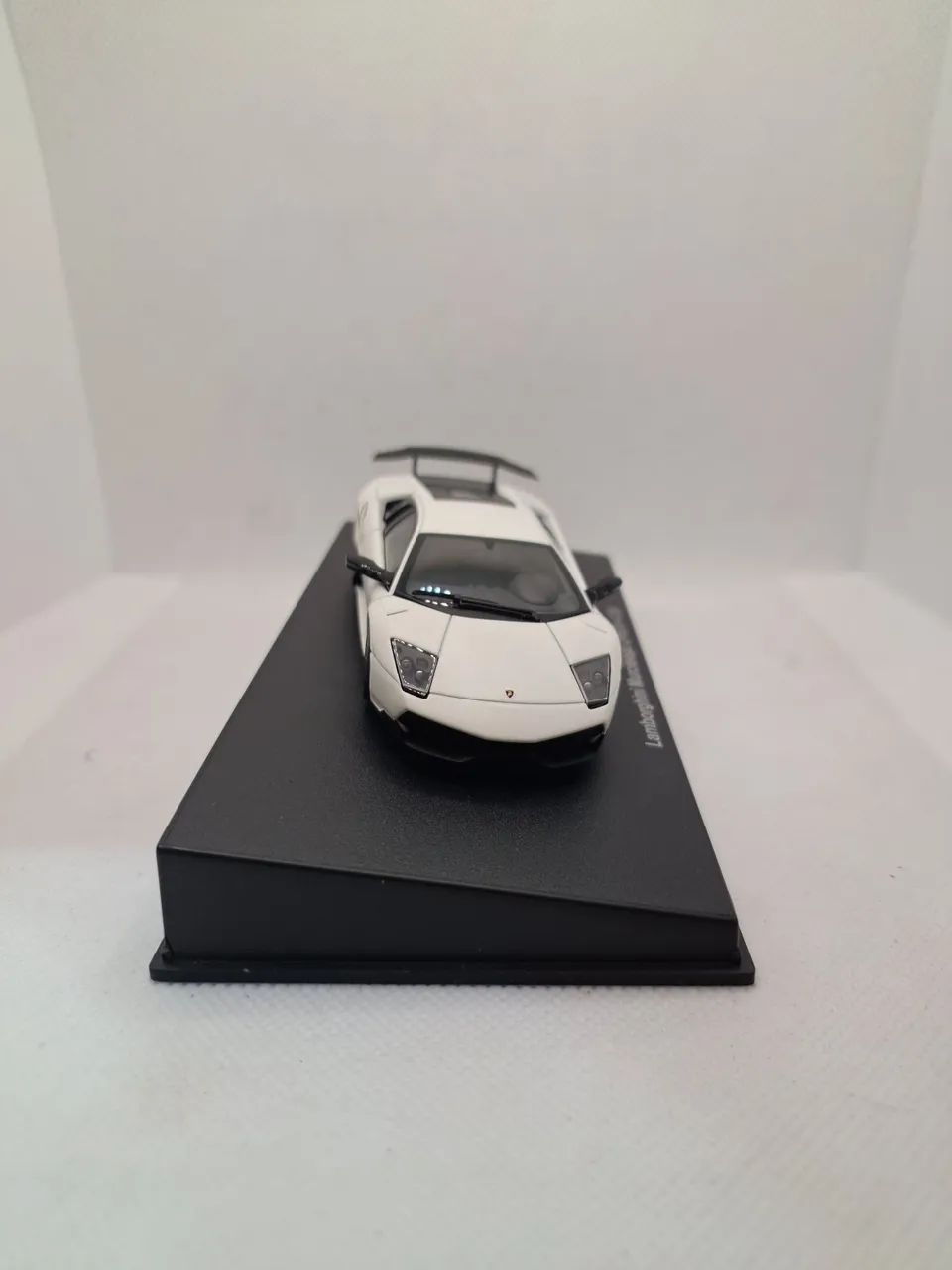 Lamborghini Murciélago LP670-4 SV 1/18 Lamborghini Murcielago LP670-4 SV - Escala 1/43 - AutoArt