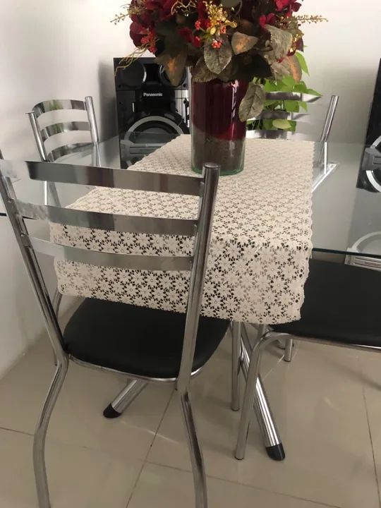 Mesa de Jantar em Vidro e Aço Inox kappesberg. Com algumas avarias 