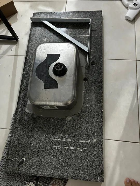 Pia de granito com Cuba embutida  - Foto 4