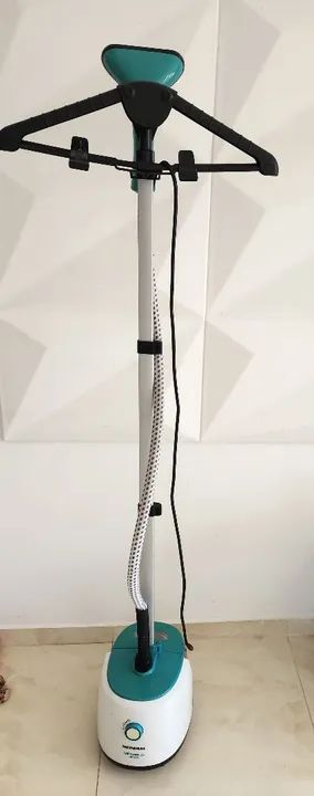 Passadeira de Roupa a Vapor Vertical