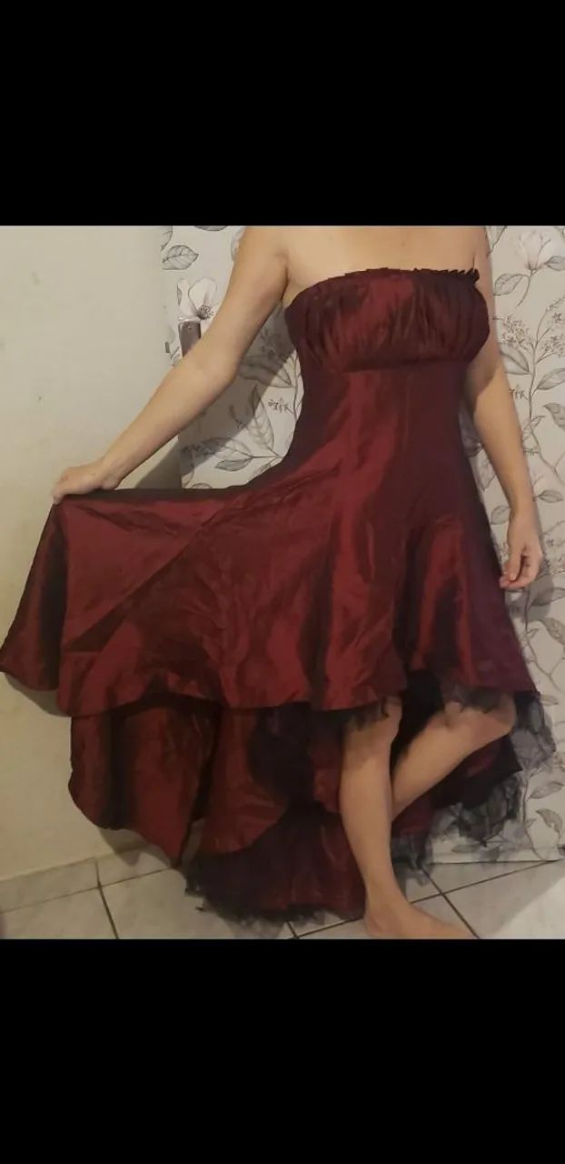 Vestido de festa vermelho com detalhes - Foto 2