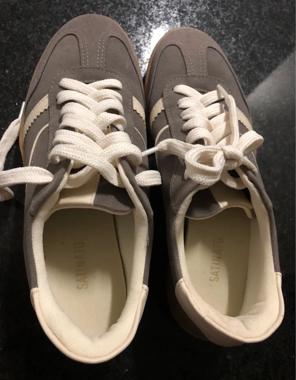 Tênis NOVO, número 35, marca Satinato - Foto 3