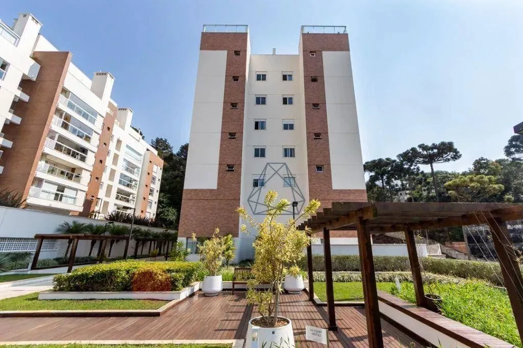 Apto com 2 suítes e 2 vagas no São Lourenço!