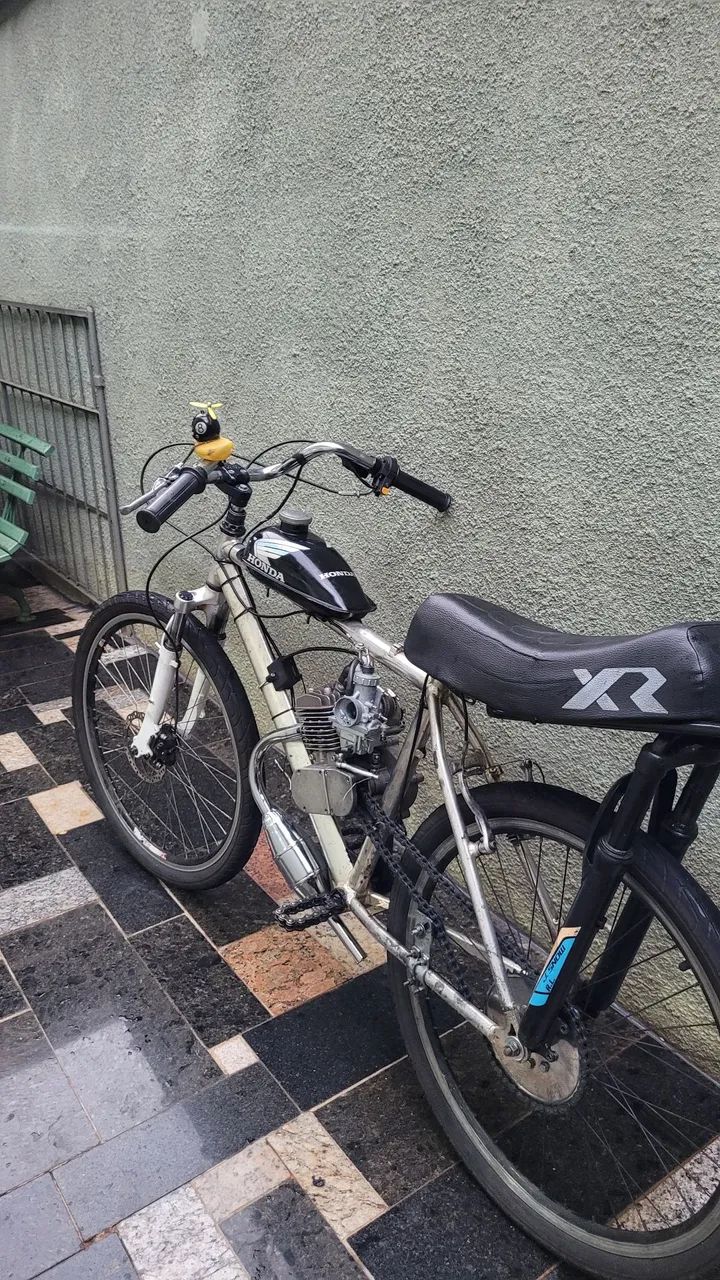 Motorizada toda fuçada 