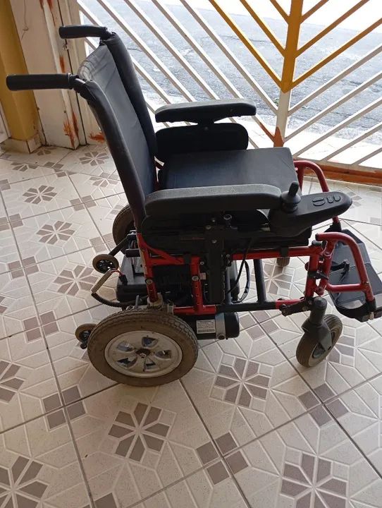 Cadeira de rodas eletrica  - Foto 3