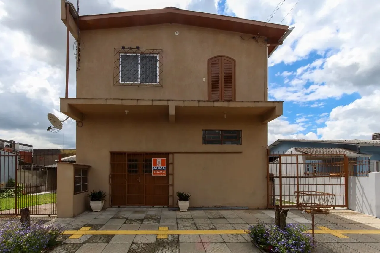 Casa com 2 Quartos para Alugar no bairro Estância Velha com 80m²