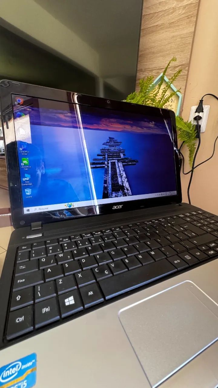 Notebook Acer E1-571