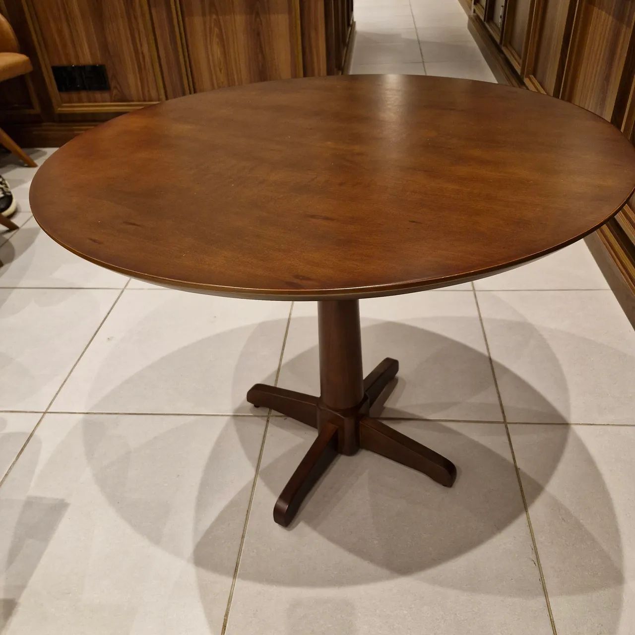 Mesa redonda 4 lugares 64299779105665120