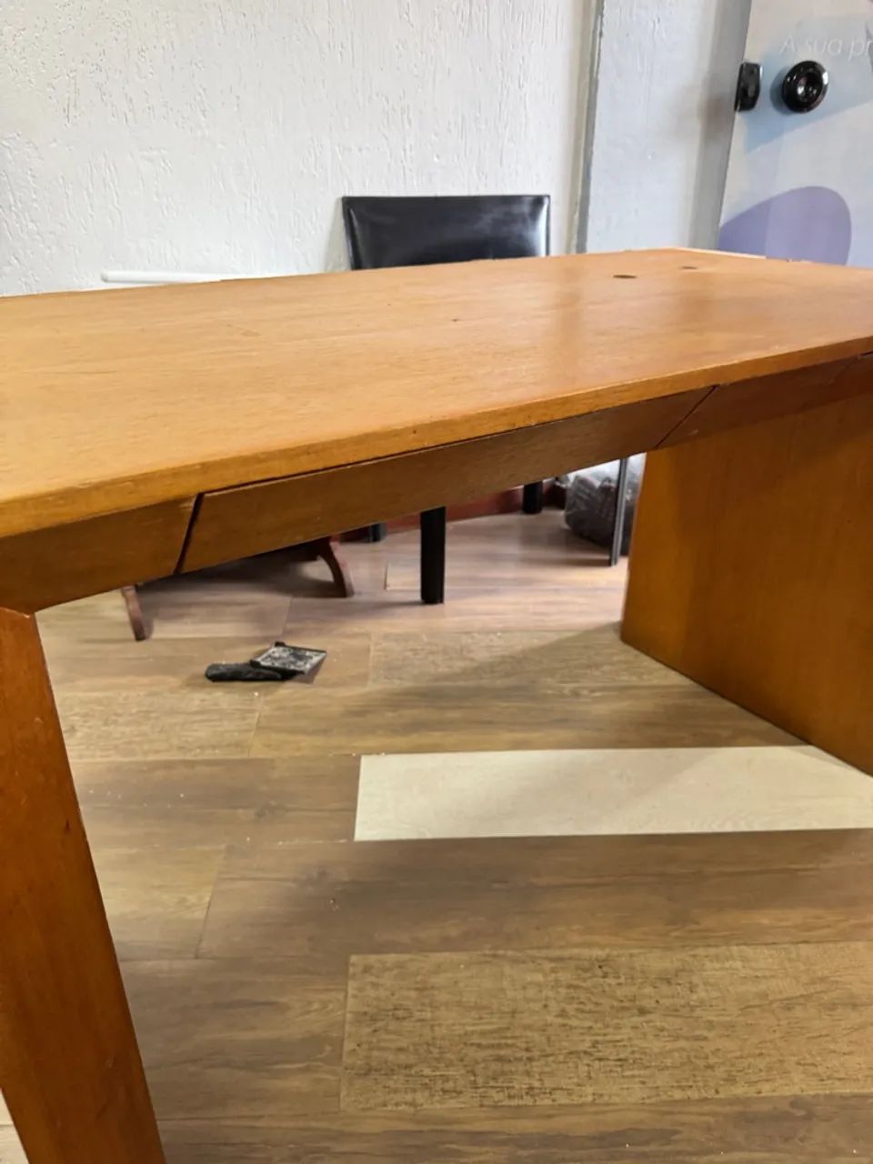 Mesa de Escritório em madeira maciça c/2gavetas embutida design italiano 62cm x 1,30cm 