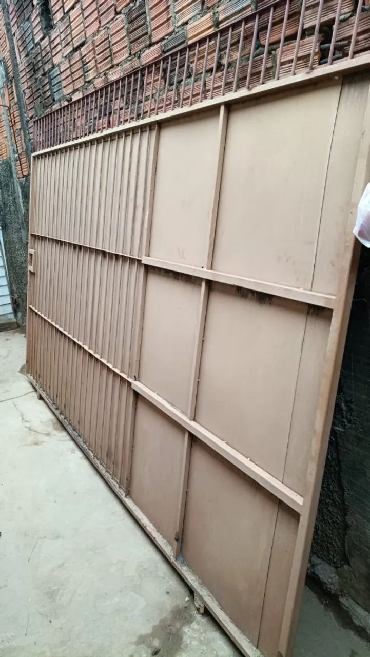 Vendo portão de ferro 64295716646403120