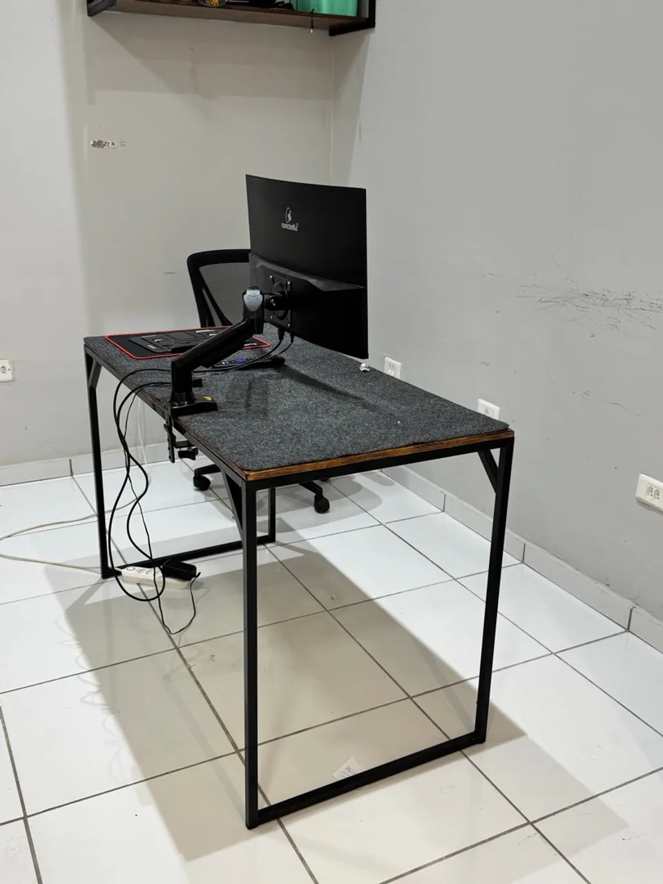Vendo 2 Mesas Industriais - para Escritório