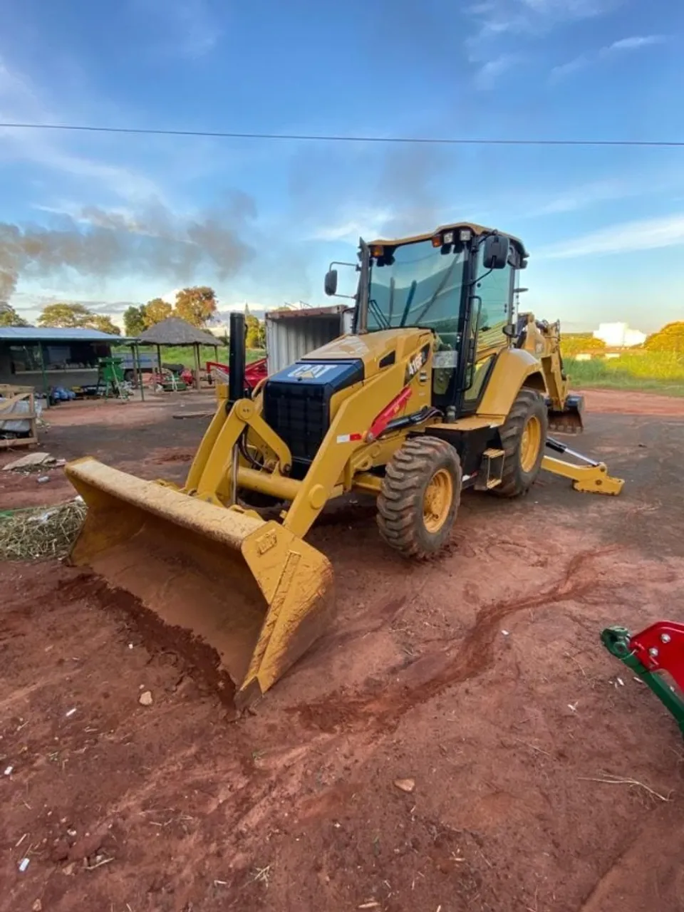 RETROESCAVADEIRA CATERPILLAR 416F2 4X4 ANO 2018 repasse
