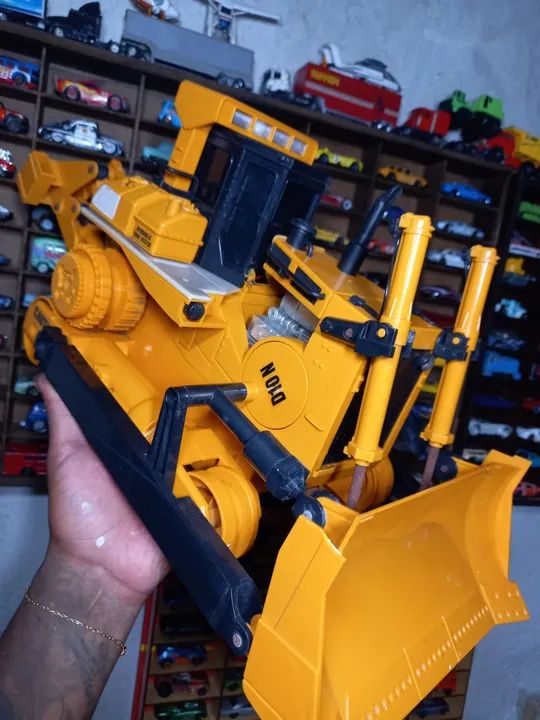 Catepillar anos 80 raridade 