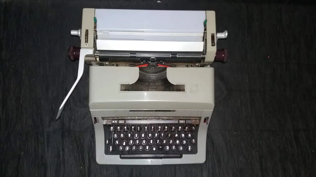 Máquina de escrever Olivette Linea 88 - Foto 2