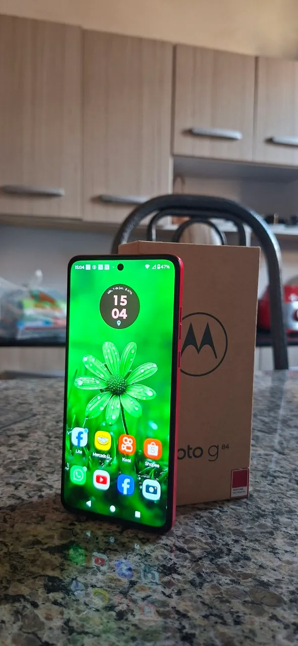 Moto G84 impecável.