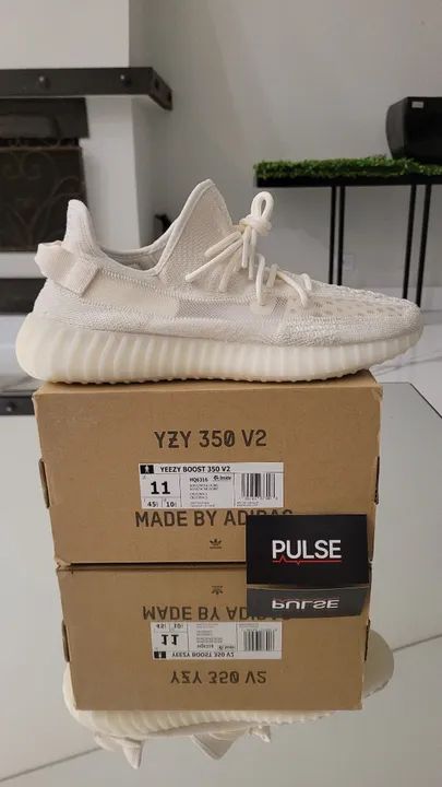 Yeezy Boost 350 V2 Bone - Tamanho 43BR / 45.5EUR - Foto 3