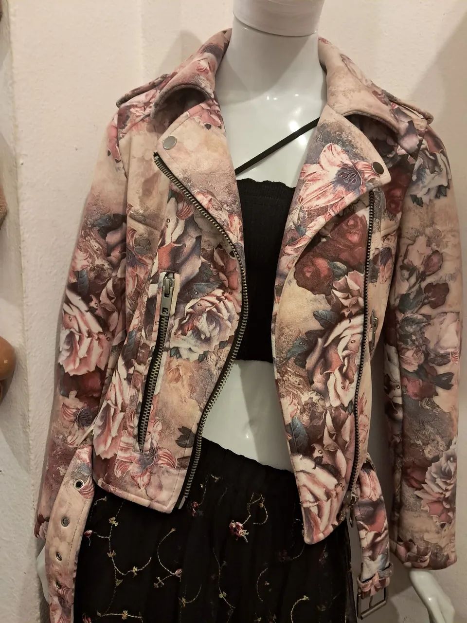 Jaqueta biker camurça floral ZARA