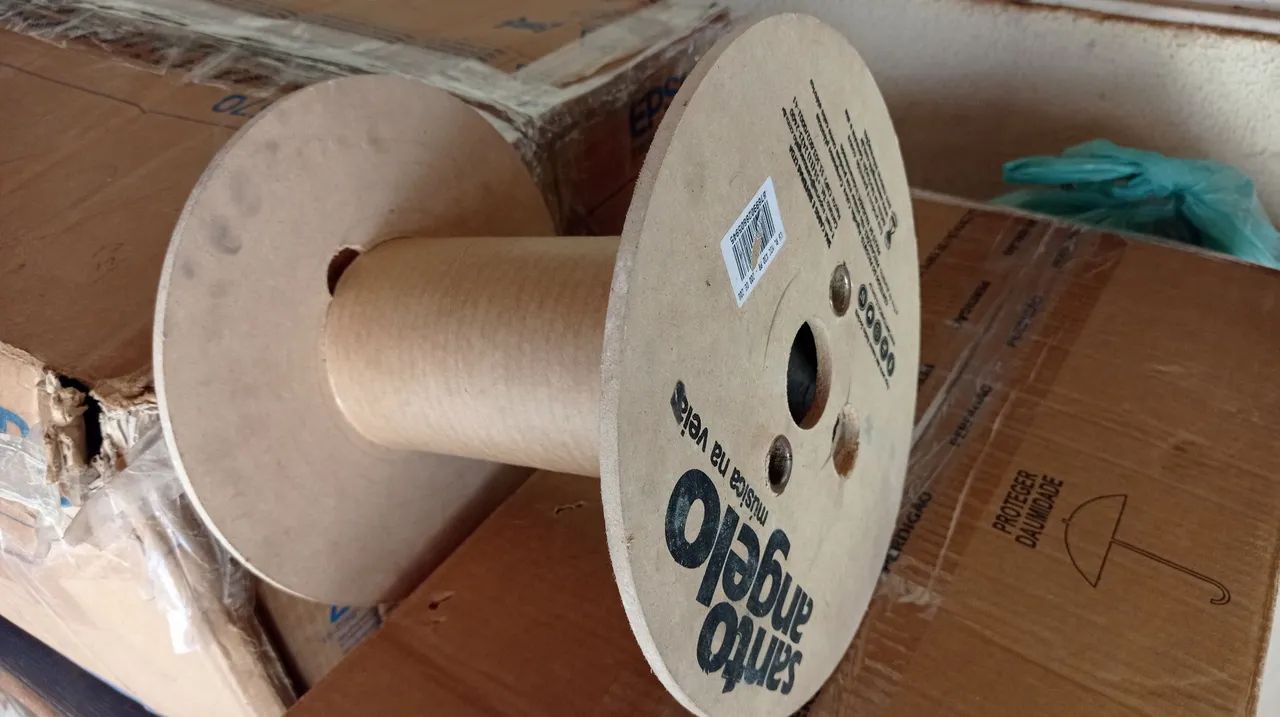 Carretel vazio para enrolar fios ou extensões 