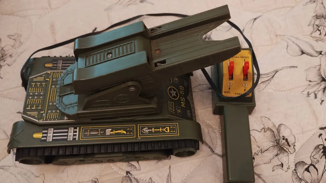 Tanque de brinquedo controle rem. Vintageoto