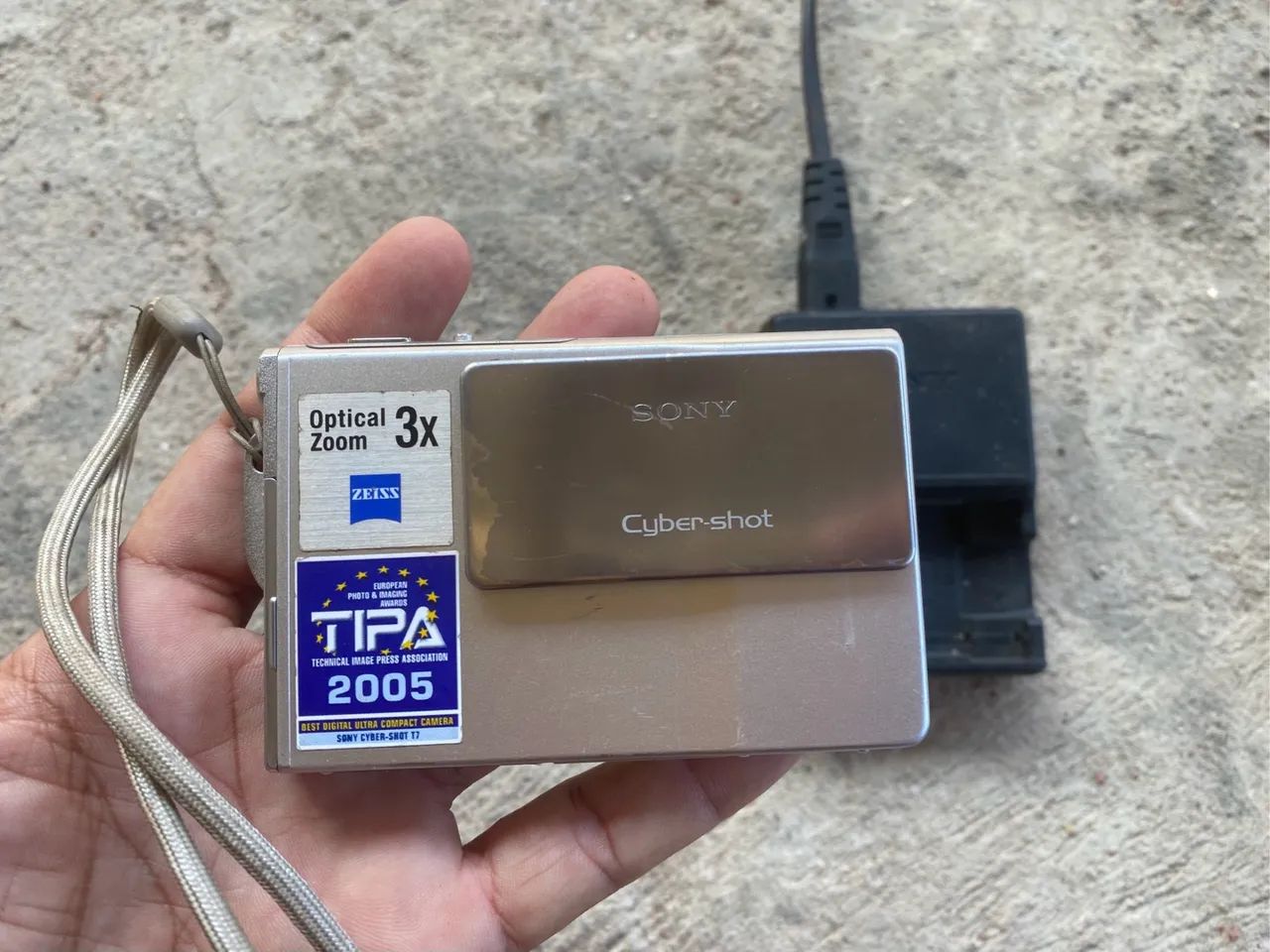 Câmera Sony Cyber-Shot de 5.1N 3x cartão de 1GB e carregador. - Foto 5