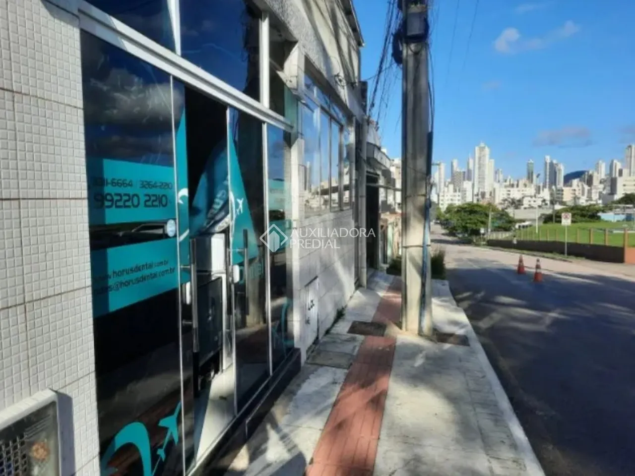 Sala comercial para locação anual, Balneário Camboriú.