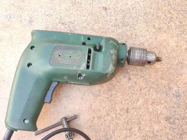 Furadeira de Impacto Profissional Bosch 110V 127V Alvenaria Aço Madeira modelo anos 80 - Foto 3
