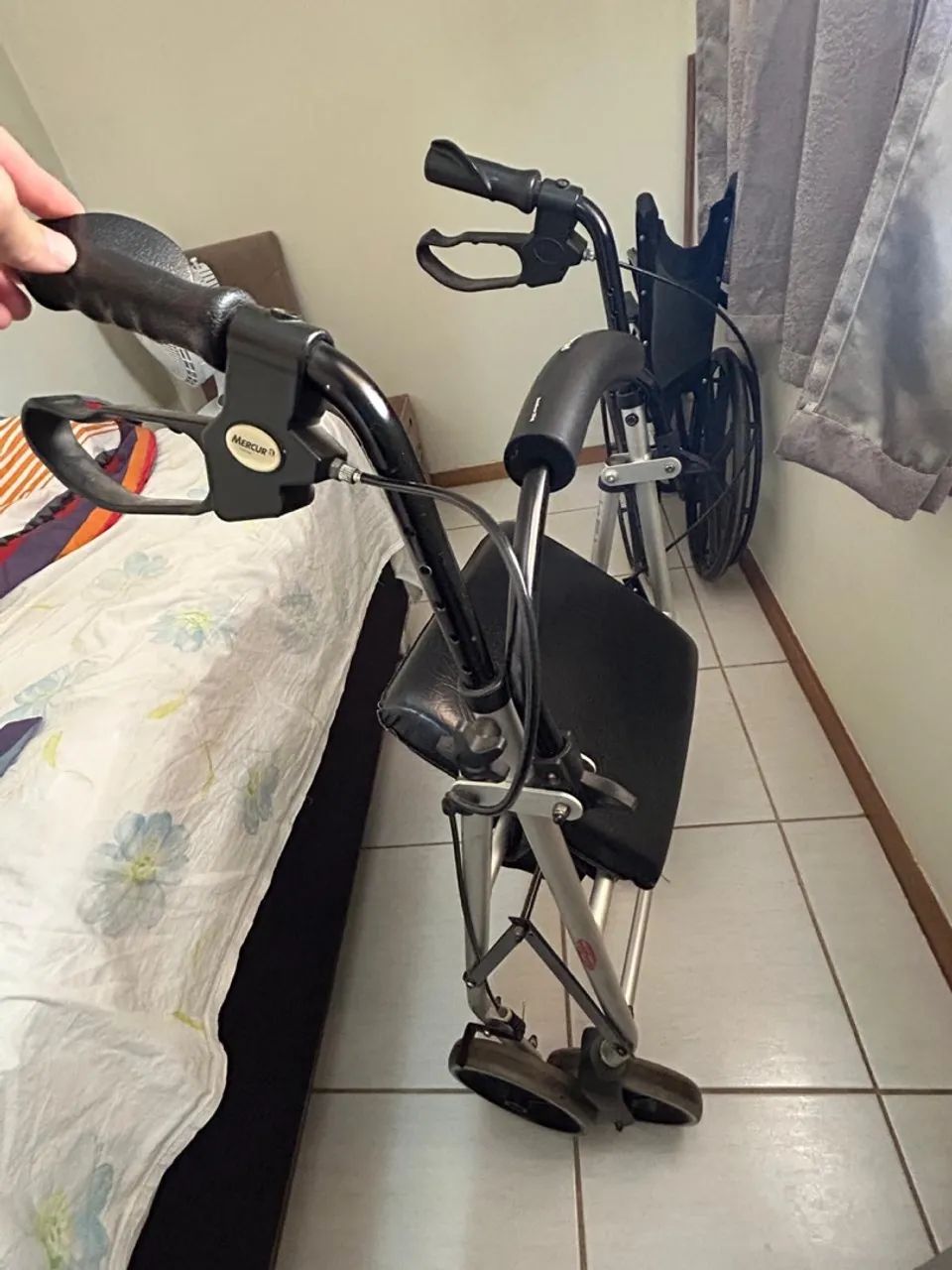 Mercur Aluminum Folding Walker with 4 Wheels and Seat, Supports up to 110 kg