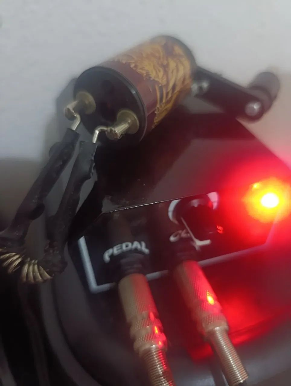 Máquina de tatuagem eclipse híbrida + fonte + pedal + cabo  - Foto 2