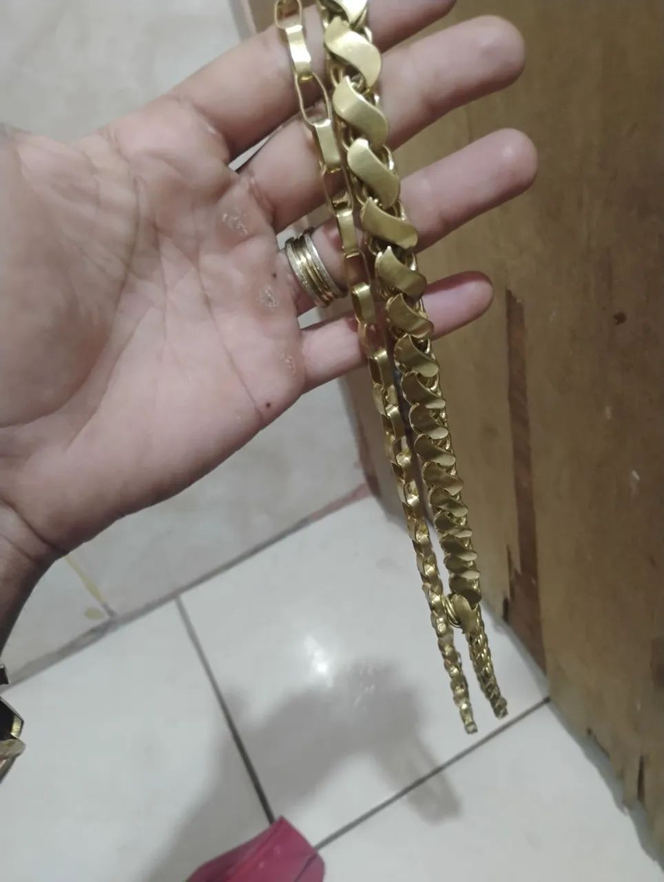Vendo 2 cordão e uma pulseira de moeda antiga  - Foto 3