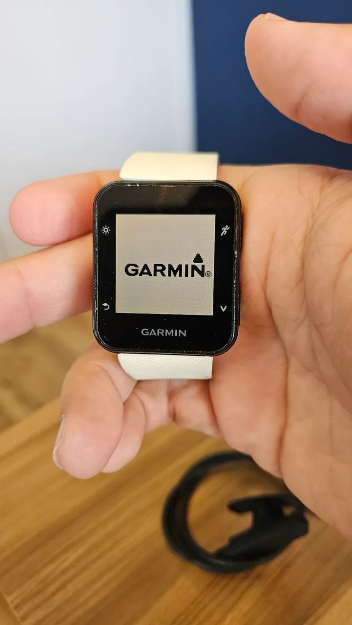 Relógio GPS Garmin Forerunner 35
