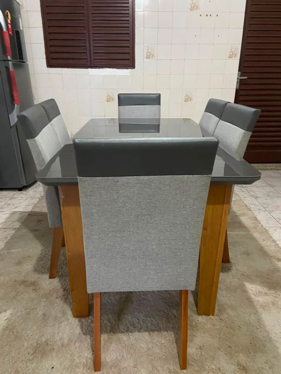 Mesa Cinza + 6 Cadeiras