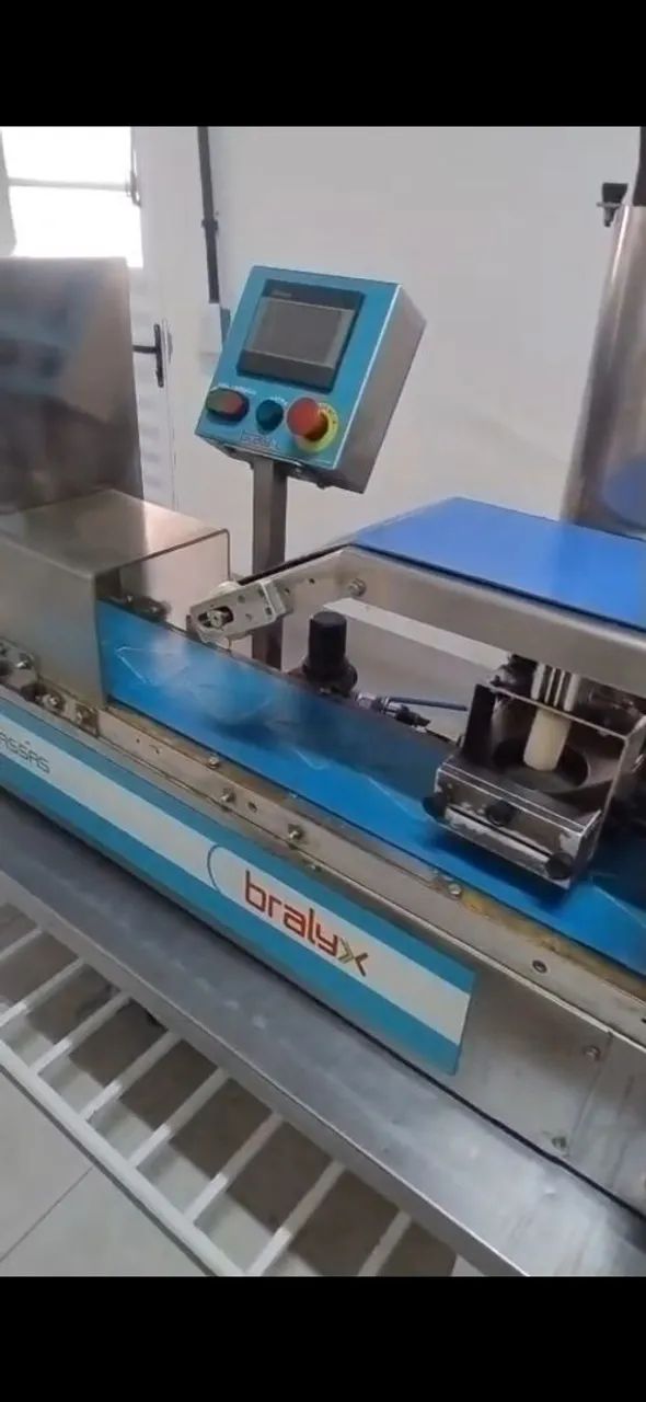 Máquina estampadora de salgados Bralix - Foto 2