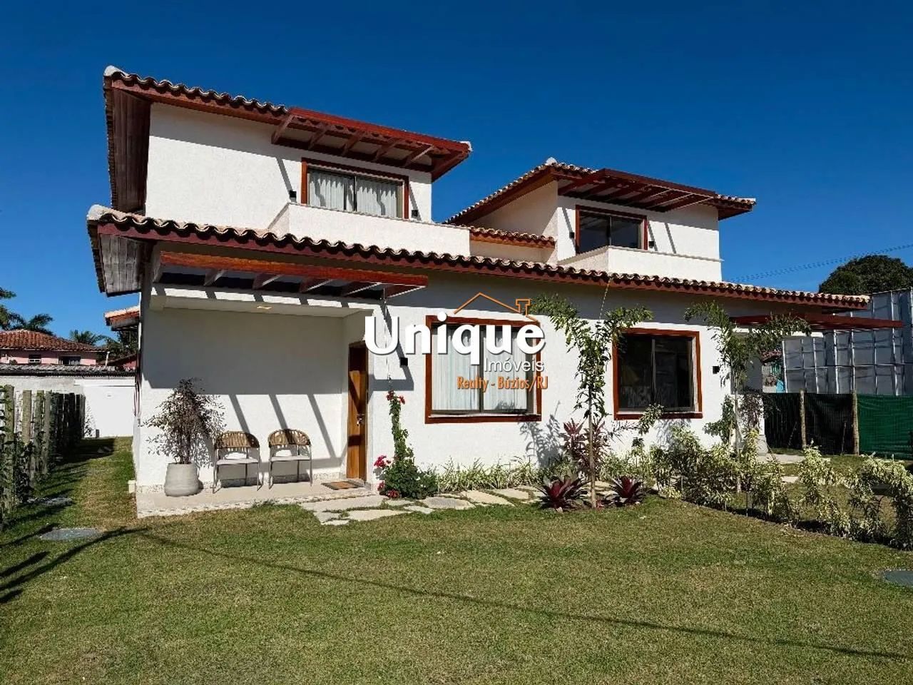 Casa nova em condomínio em Geribá